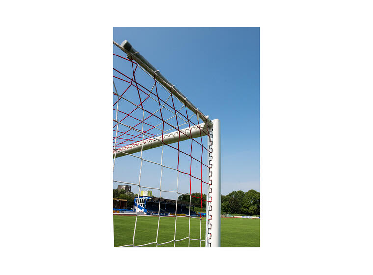 Fotballmål 11er | 7,32 x 2,44 m Oval profil | Bakkehylser | Sølv 
