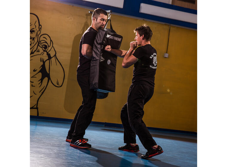 Punch Pad Curve 75x35x15 cm Kurvet slagpute til kampsport 