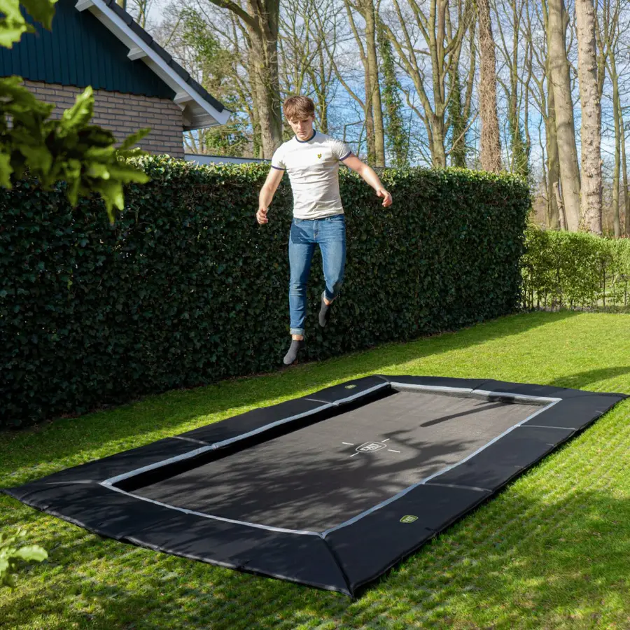 EXIT Dynamic Bakketrampoline Sikkerhetskant | 305 x 519 cm | Svart 