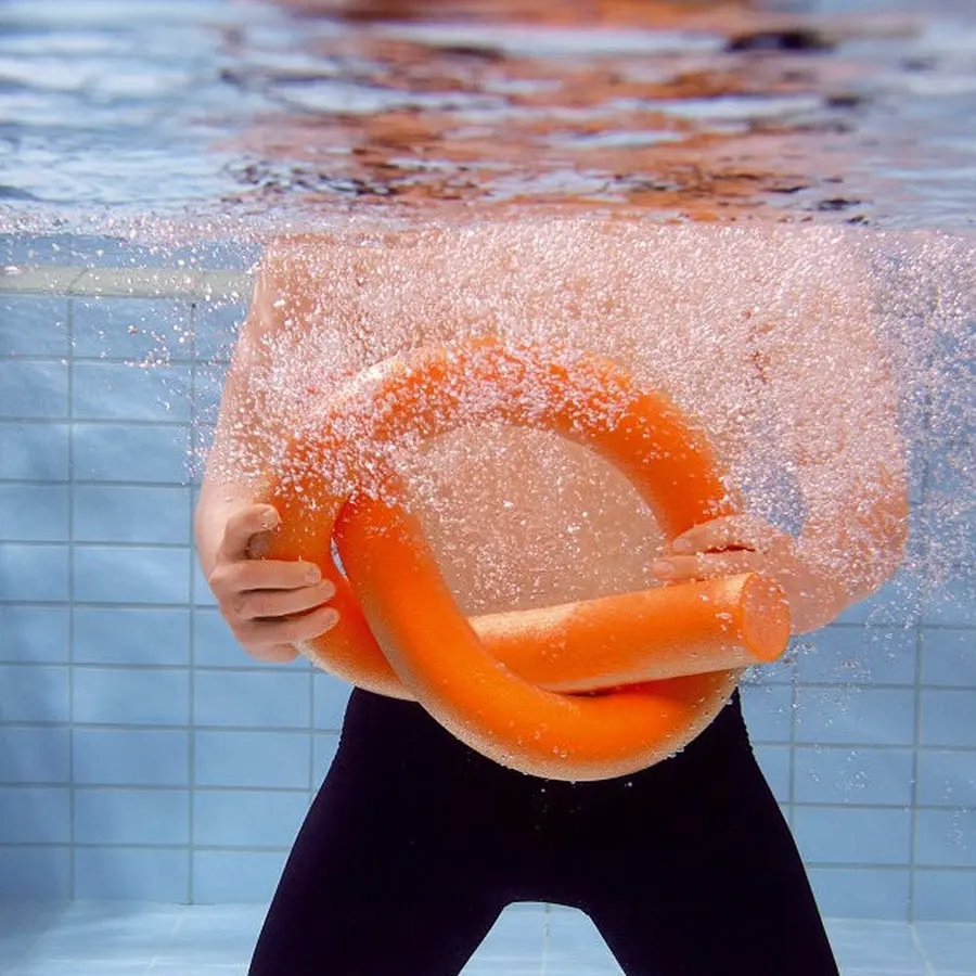 Pool Noodle Compact - 1 stk. Kompakt og holdbar flytepinne | 160x7cm 