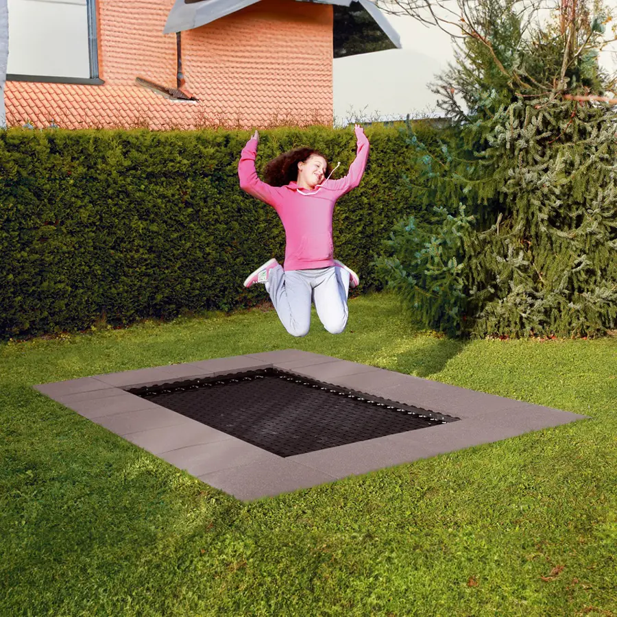 Nedfelt trampoline Adventure + Til offentlige lekeplasser 