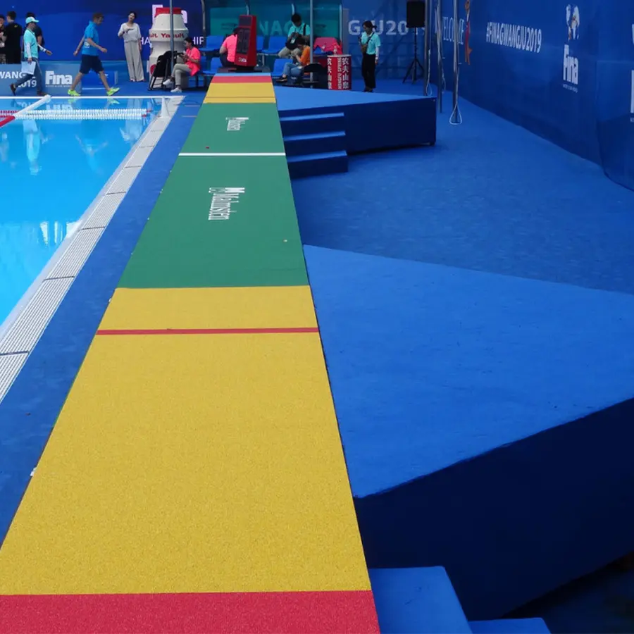 Dommerens Catwalk Offisielt produkt World Aquatics 