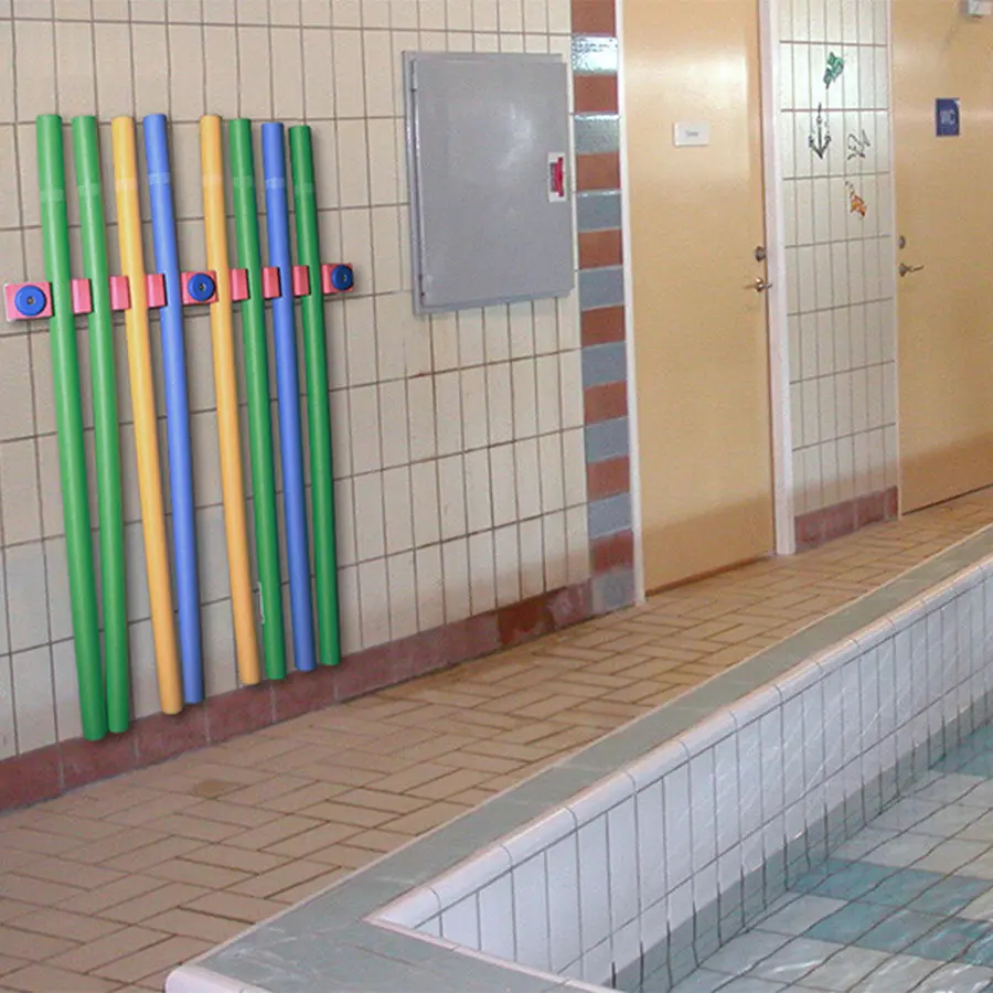 Oppbevaring til pool noodles Plass til 8 flytepinner 